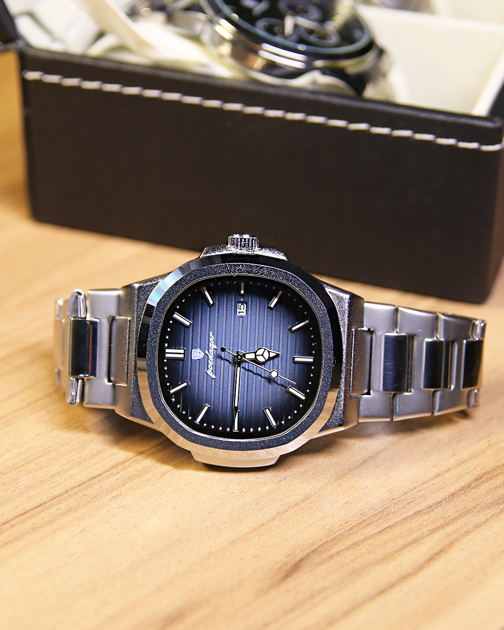 Austere Poedagar Geneva Classic®