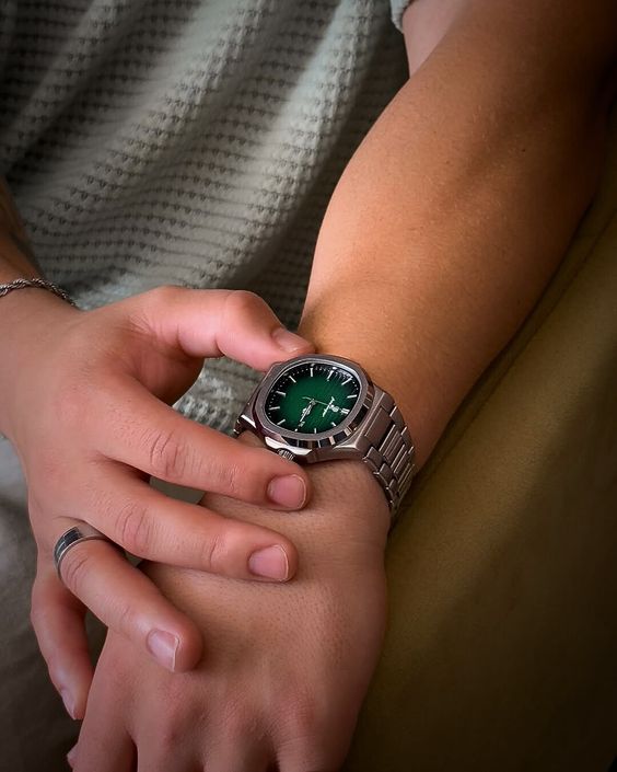 Austere Poedagar Geneva Classic®